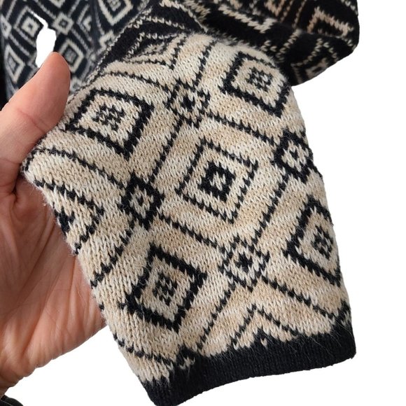 Nomadic Traders Womens L Black Tan Geometric Button Front Cardigan Sweater - Picture 4 of 7